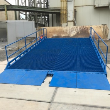 Fixed ramp with movement option AUSBAU-SPCL40 for a company in Germany