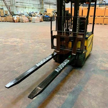 Shtrirjet e pirunit për Forklift AUSBAU UV