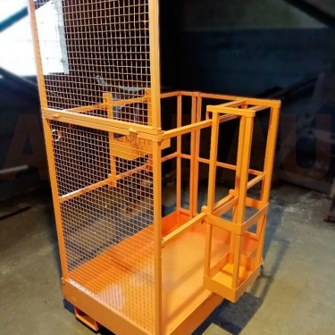 33 forklift access platforms AUSBAU-WP03 for a company from Ukraine