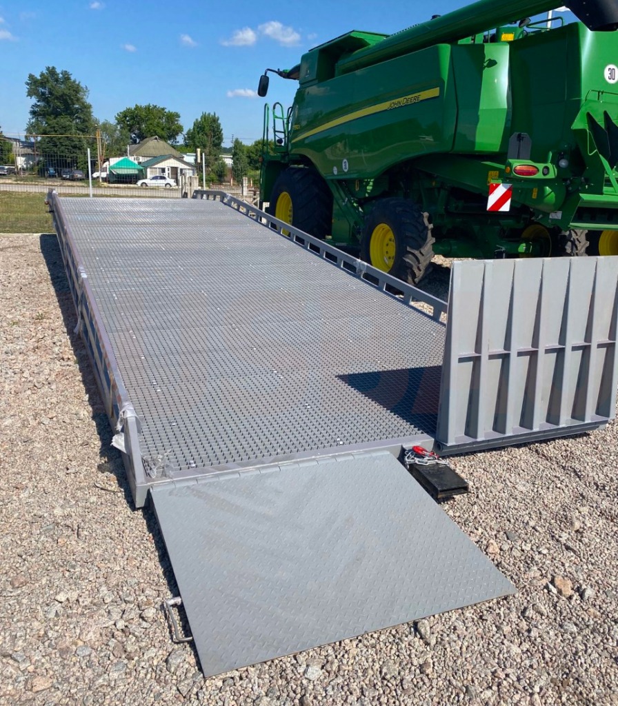 Mobile ramps for heavy machinery