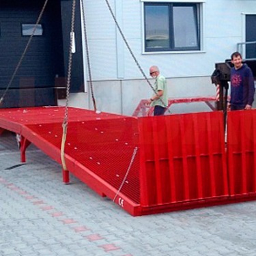 Truck ramp for loading unloading commercial vehicles