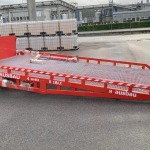 Short mobile ramp for an international company