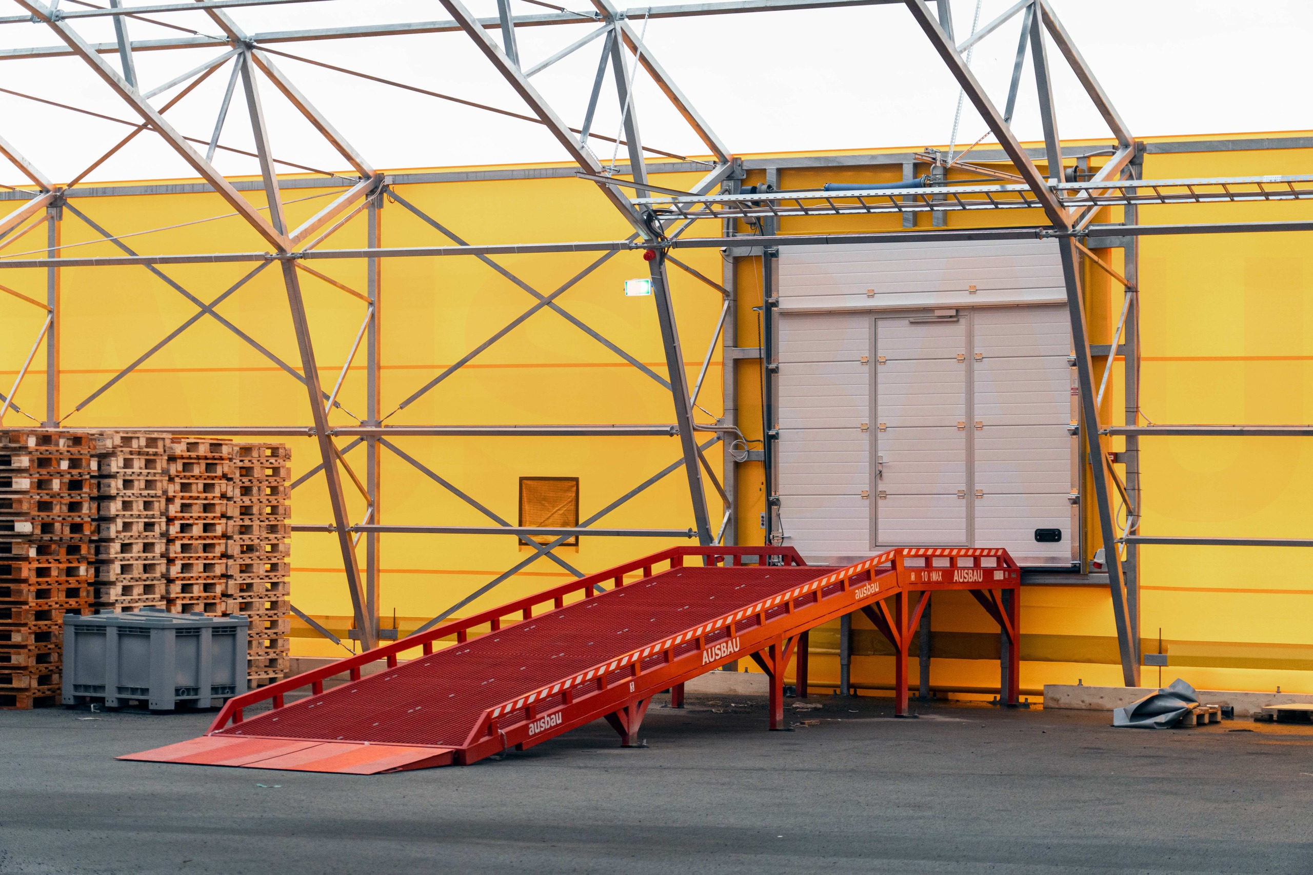 A loading ramp for an Estonian manufacturing company