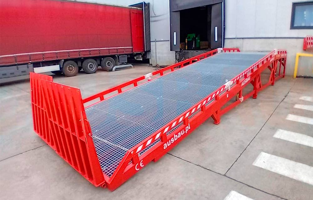 Loading ramp with wheels in Romania