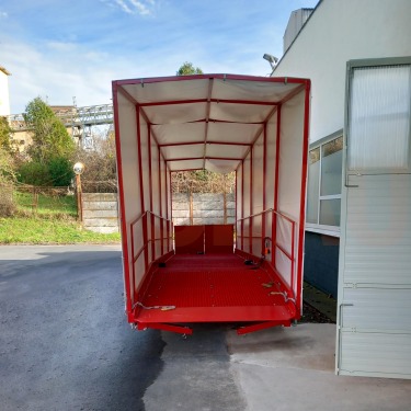 Loading ramp with tent