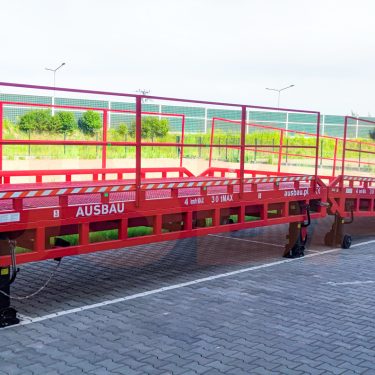 mobile Laderampe mit Stützwinden